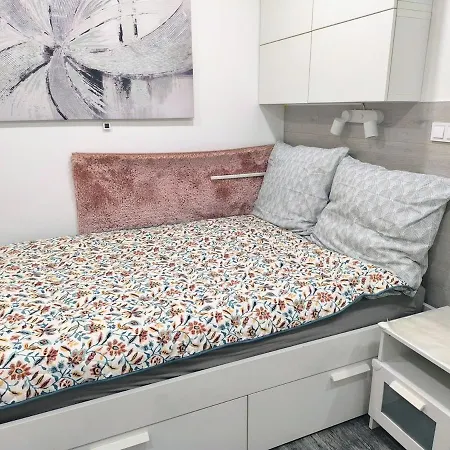 Little Pest Nest Apartment *